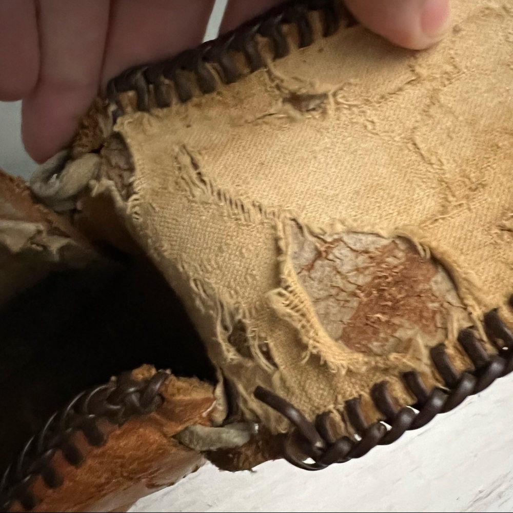 Vintage 70s 80s Hand Tooled Buckstitched Leather Shoulder Saddle Bag - Picture 14 of 16